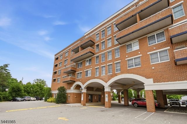 28 Iron Forge Sq 28, Pompton Lakes Boro, NJ 07442