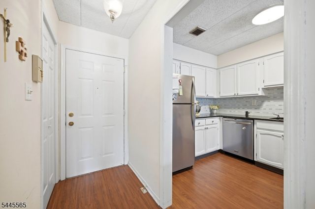 28 Iron Forge Sq 28, Pompton Lakes Boro, NJ 07442