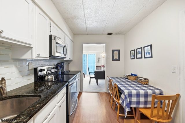 28 Iron Forge Sq 28, Pompton Lakes Boro, NJ 07442