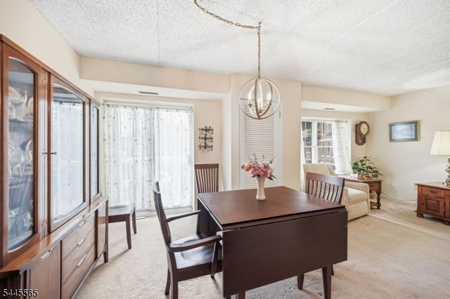 28 Iron Forge Sq 28, Pompton Lakes Boro, NJ 07442