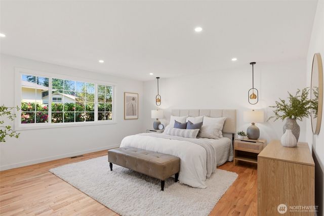 16432 NE 18th Street, Bellevue, WA 98008