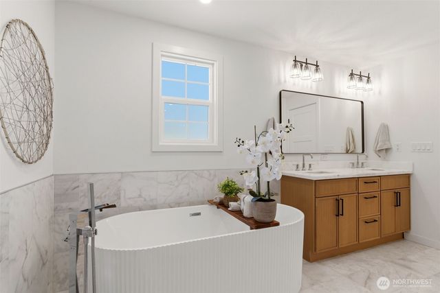16432 NE 18th Street, Bellevue, WA 98008