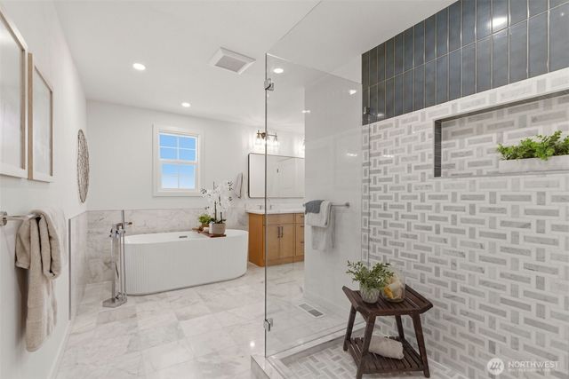 16432 NE 18th Street, Bellevue, WA 98008