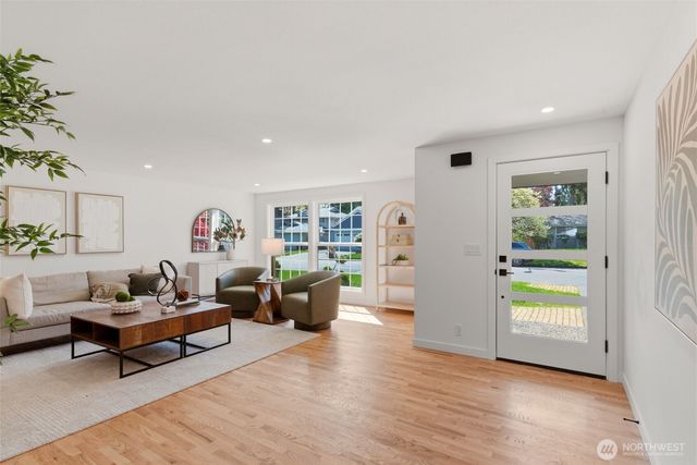 16432 NE 18th Street, Bellevue, WA 98008