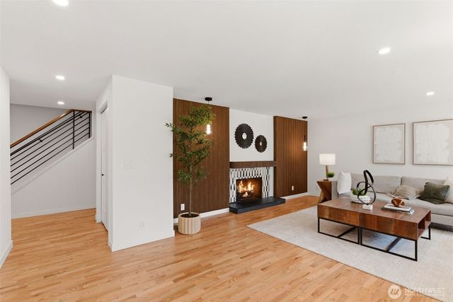 16432 NE 18th Street, Bellevue, WA 98008