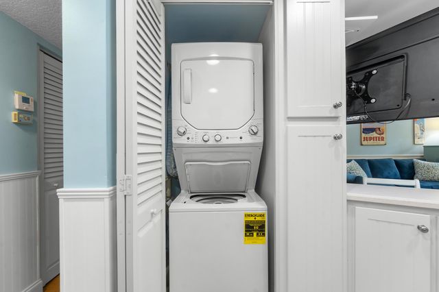 1605 S US HIGHWAY 1 E204, Jupiter, FL 33477