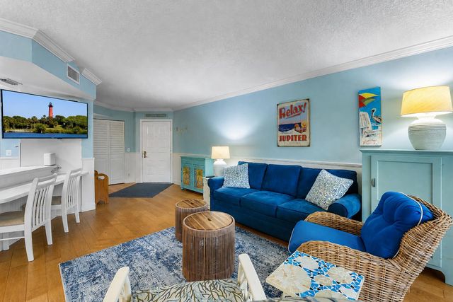 1605 S US HIGHWAY 1 E204, Jupiter, FL 33477