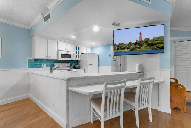 1605 S US HIGHWAY 1 E204, Jupiter, FL 33477