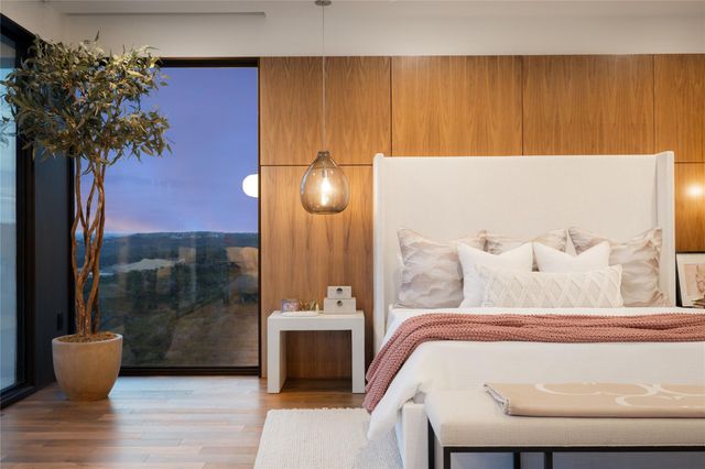 6607 W COURTYARD DR, Austin, TX 78730