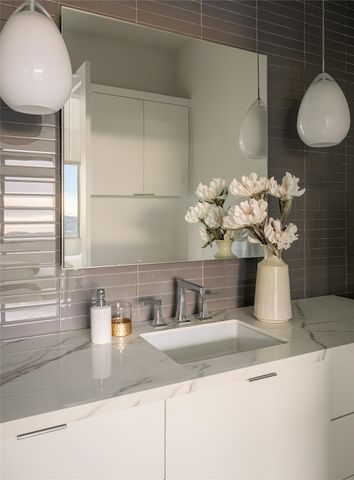 6607 W COURTYARD DR, Austin, TX 78730