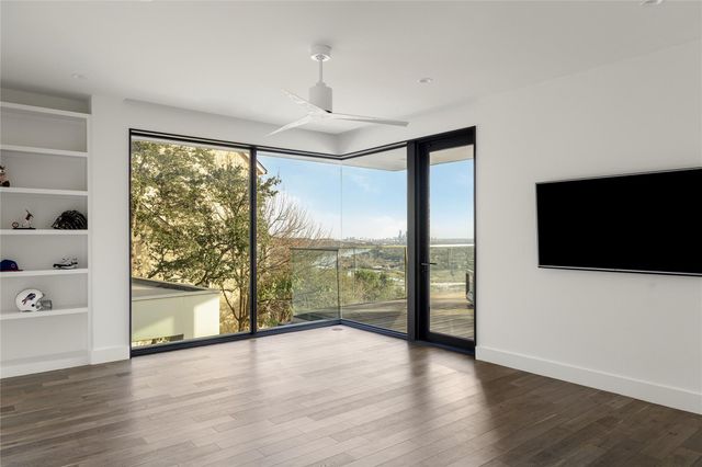 6607 W COURTYARD DR, Austin, TX 78730