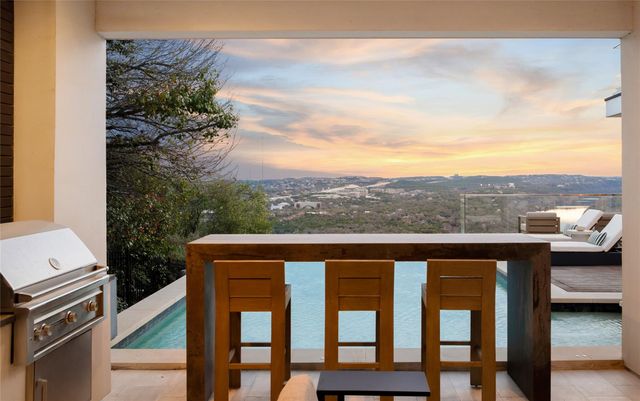 6607 W COURTYARD DR, Austin, TX 78730