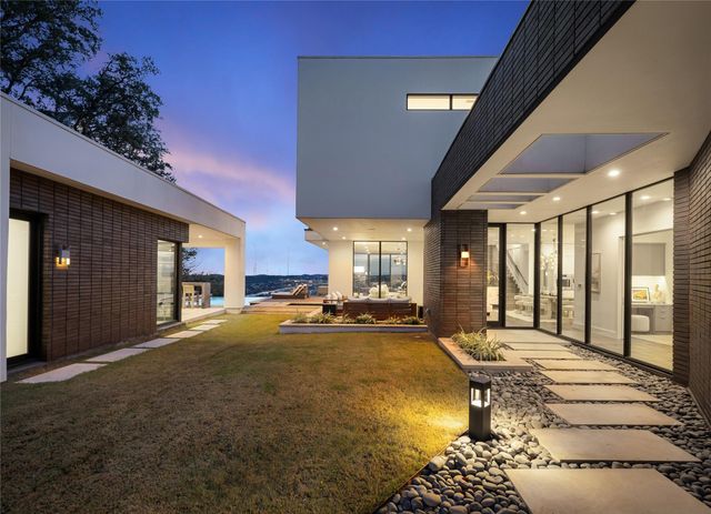 6607 W COURTYARD DR, Austin, TX 78730