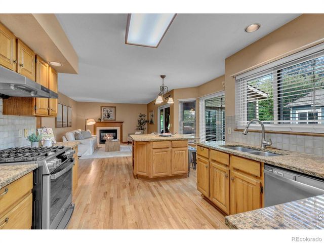 2924 Lake Park Way, Longmont, CO 80503