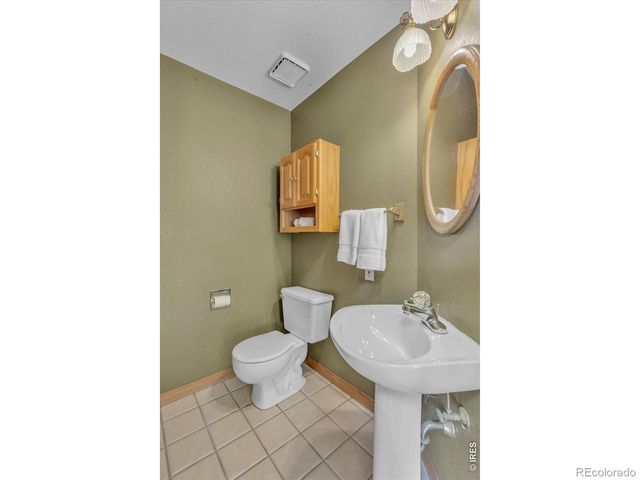 2924 Lake Park Way, Longmont, CO 80503