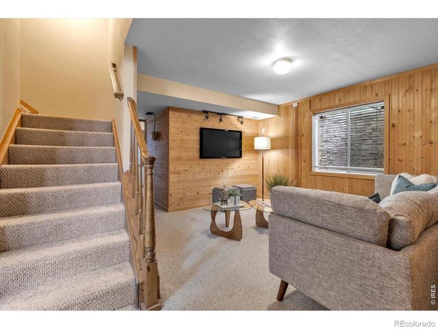 2924 Lake Park Way, Longmont, CO 80503