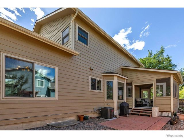 2924 Lake Park Way, Longmont, CO 80503