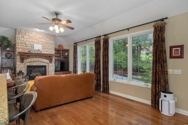 5838 S Brightwater Trail, Springfield, MO 65810