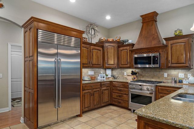 5838 S Brightwater Trail, Springfield, MO 65810