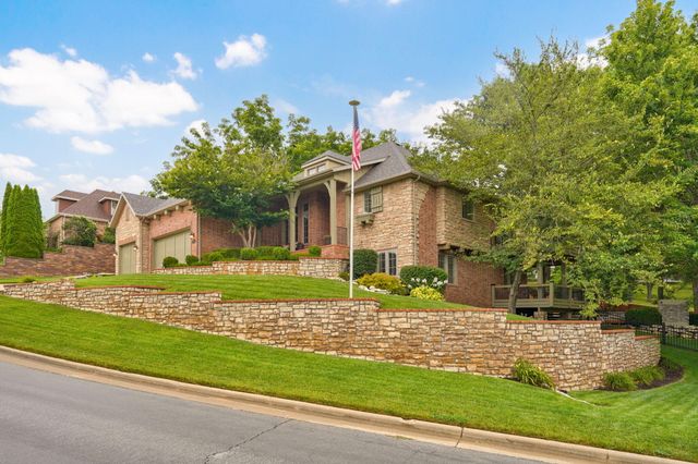 5838 S Brightwater Trail, Springfield, MO 65810