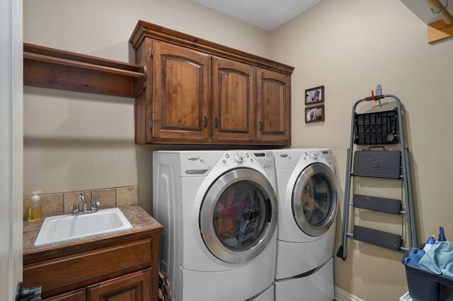 5838 S Brightwater Trail, Springfield, MO 65810