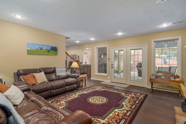 5838 S Brightwater Trail, Springfield, MO 65810