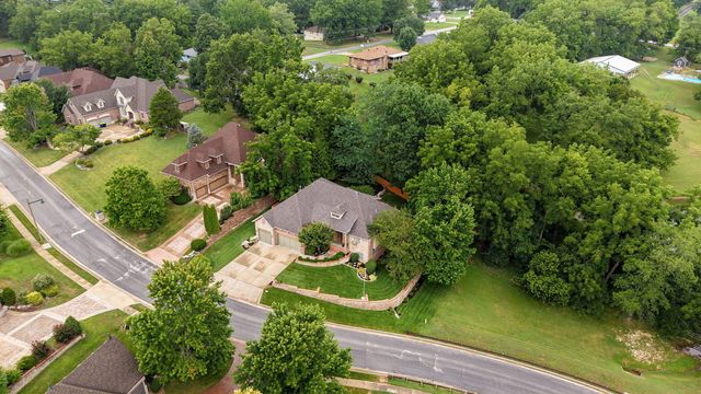 5838 S Brightwater Trail, Springfield, MO 65810