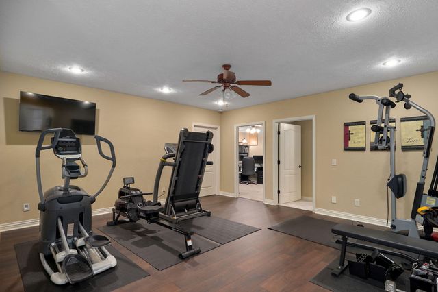 5838 S Brightwater Trail, Springfield, MO 65810