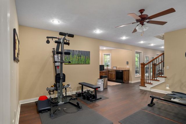 5838 S Brightwater Trail, Springfield, MO 65810