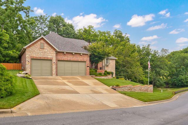 5838 S Brightwater Trail, Springfield, MO 65810