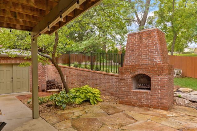 5838 S Brightwater Trail, Springfield, MO 65810