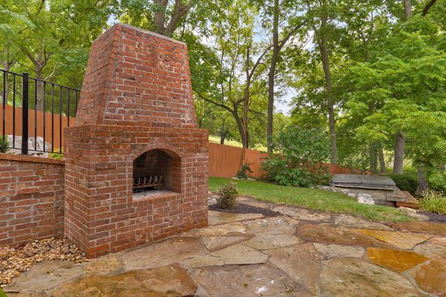 5838 S Brightwater Trail, Springfield, MO 65810