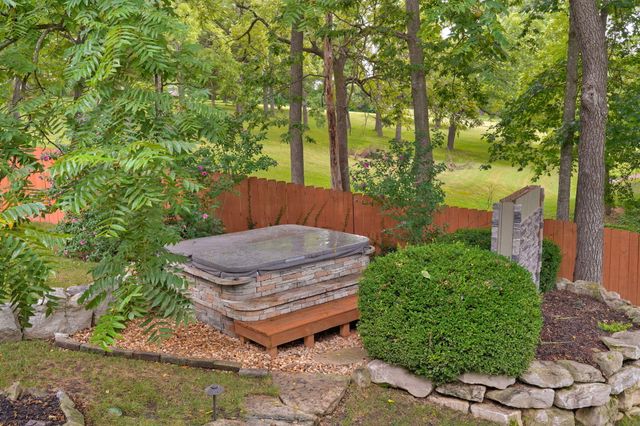 5838 S Brightwater Trail, Springfield, MO 65810