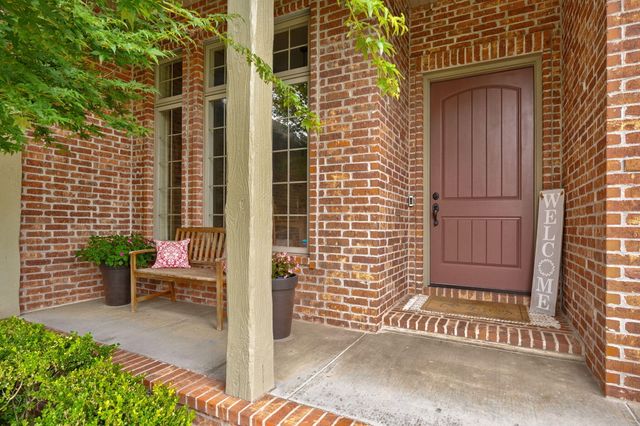 5838 S Brightwater Trail, Springfield, MO 65810