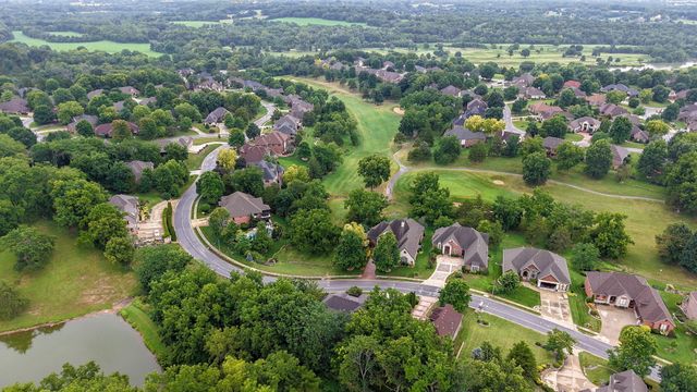 5838 S Brightwater Trail, Springfield, MO 65810