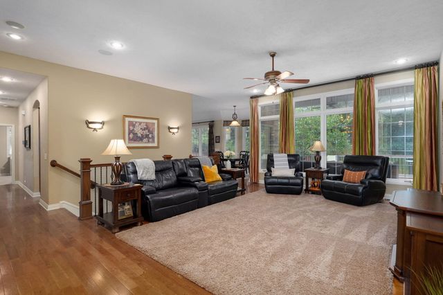 5838 S Brightwater Trail, Springfield, MO 65810