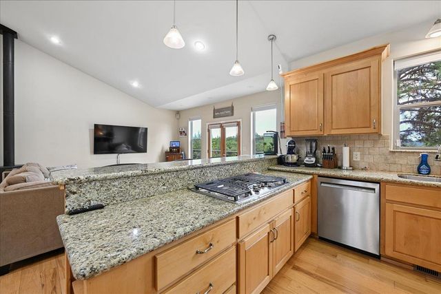 26870 Rockrose Ln, Colfax, CA 95713