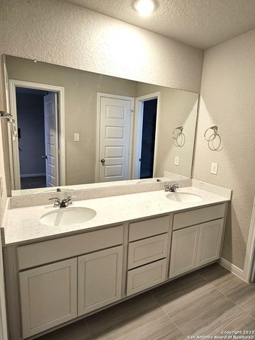 12549 ROTHAU DR, Schertz, TX 78154