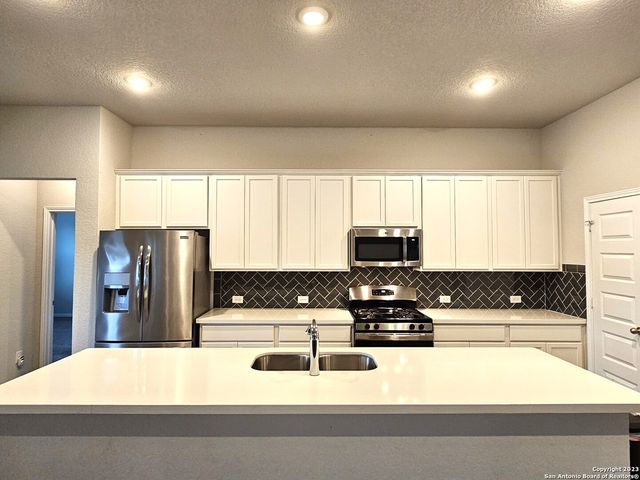 12549 ROTHAU DR, Schertz, TX 78154