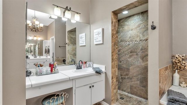 2533 SIX POINT COURT, Lakeland, FL 33811