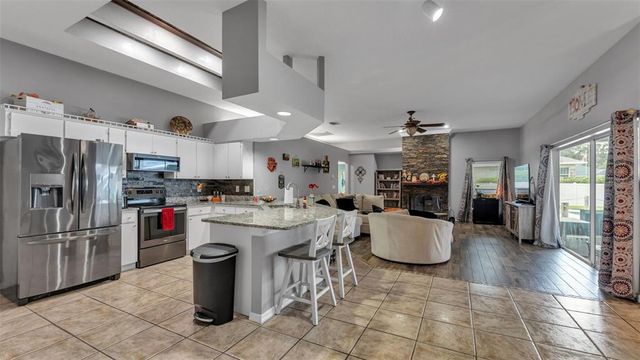 2533 SIX POINT COURT, Lakeland, FL 33811