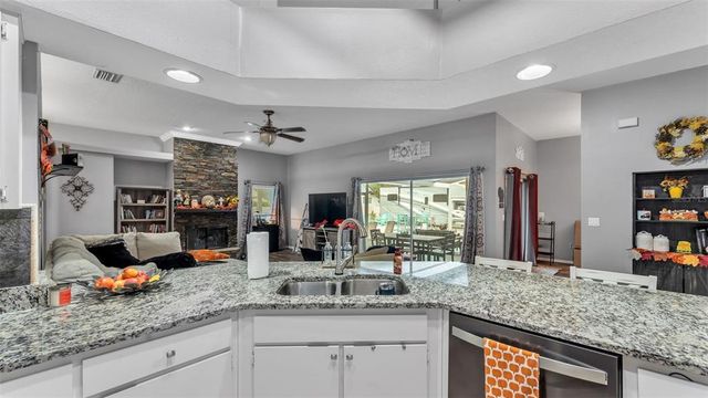 2533 SIX POINT COURT, Lakeland, FL 33811