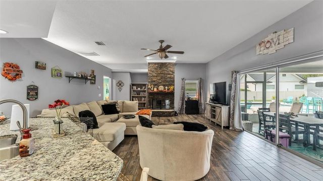 2533 SIX POINT COURT, Lakeland, FL 33811