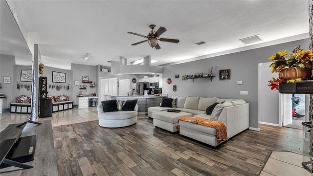 2533 SIX POINT COURT, Lakeland, FL 33811