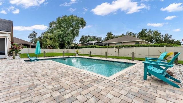 2533 SIX POINT COURT, Lakeland, FL 33811
