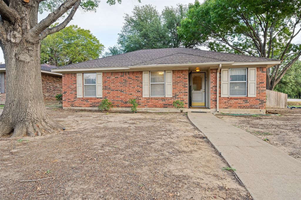 1515 Blackwell Drive, Irving, TX 75061 — exterior