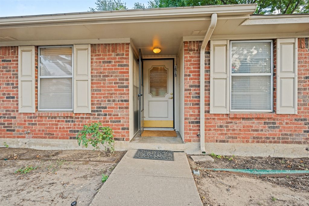 1515 Blackwell Drive, Irving, TX 75061 — photo 2