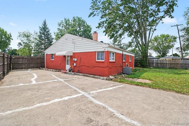 31282 Fernwood Street, Westland, MI 48186