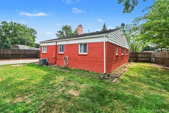 31282 Fernwood Street, Westland, MI 48186