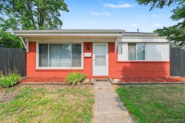 31282 Fernwood Street, Westland, MI 48186